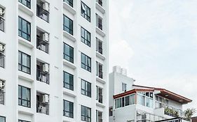เอบีซี แอท 48 โฮเทล แอนด์ เซอร์วิซ อพาร์ตเมนต์